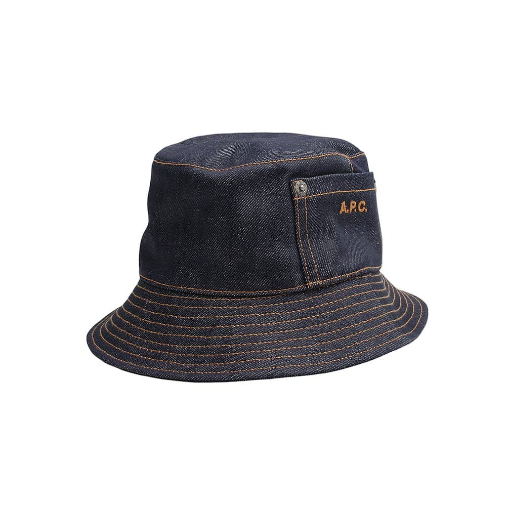 アーペーセー(APC)のメンズ & レディースバケットハットです。アー・ペー・セー(A.P.C.)は、1987年にパリで創立したフランスのファッションブランドです。ブランド名は「生産と創造の工