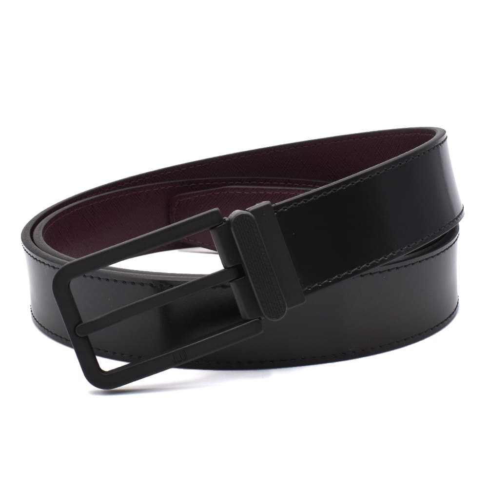 ダンヒル(dunhill)のメンズプレーンベルトです。ダンヒル(dunhill)は、1880年にアルフレッド・ダンヒルが馬具専門製造卸売業としてロンドンで創業した高級ファッションブランドです。現在は、
