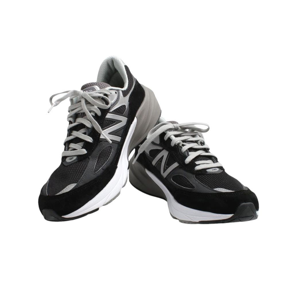 ニューバランス(new balance)のスニーカーです。ニューバランスの「Made in USA 990 v6 GL6」は、ニューバランスのクラシックなモデルの一つです。このモデルは、1982年に初